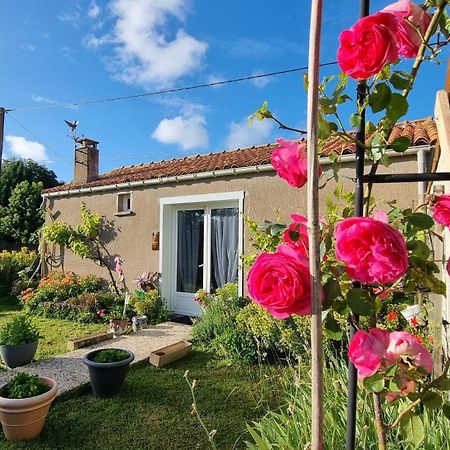 Bed and Breakfast Brigitte Et Franck Triaize Екстер'єр фото