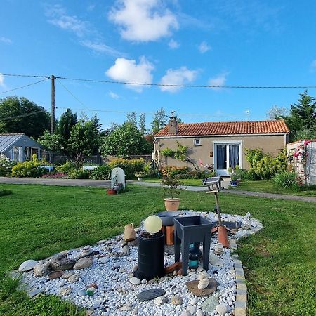 Bed and Breakfast Brigitte Et Franck Triaize Екстер'єр фото